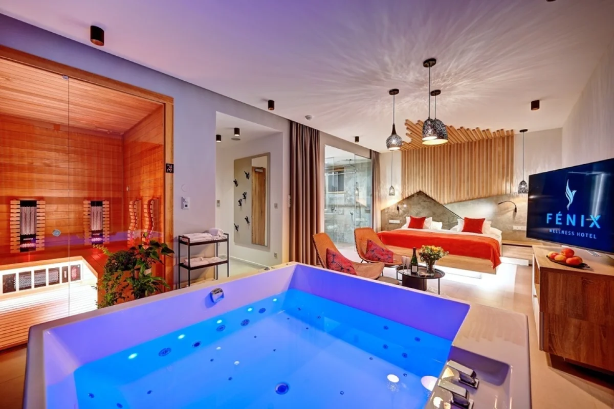 Pobyt pod Ještědem v luxusním apartmá King hotelu Fénix s vířivkou, infrasaunou a terasou pro dva - foto 05