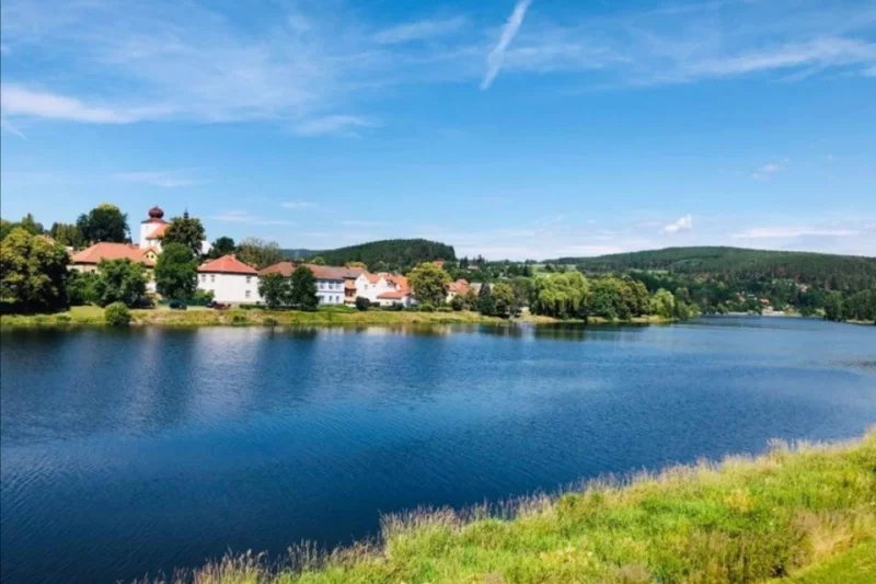 Pobyt pro 2 osoby s polopenzí v malebné krajině středního Povltaví - foto 02