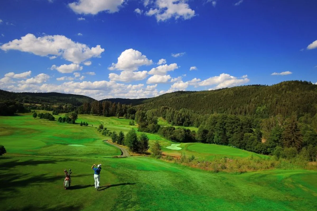 Pobyt pro golfistu a jeho doprovod v Karlových Varech - foto 03
