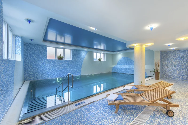 Pobyt s polopenzí a privátním wellness ve stylovém April hotelu Panorama**** pro 2 osoby - foto 03