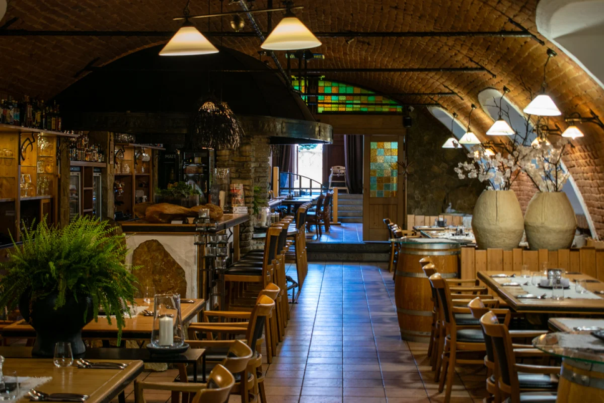 Pobyt se snídaní a 4chodovou degustační večeří v Hotelu & Restauraci Koníček v srdci Moravy pro 2 osoby - foto 04