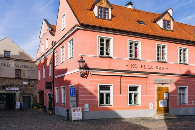 Pobyt se snídaní v elegantním hotelu Latrán**** přímo v srdci Českého Krumlova pro 2 osoby - foto 03