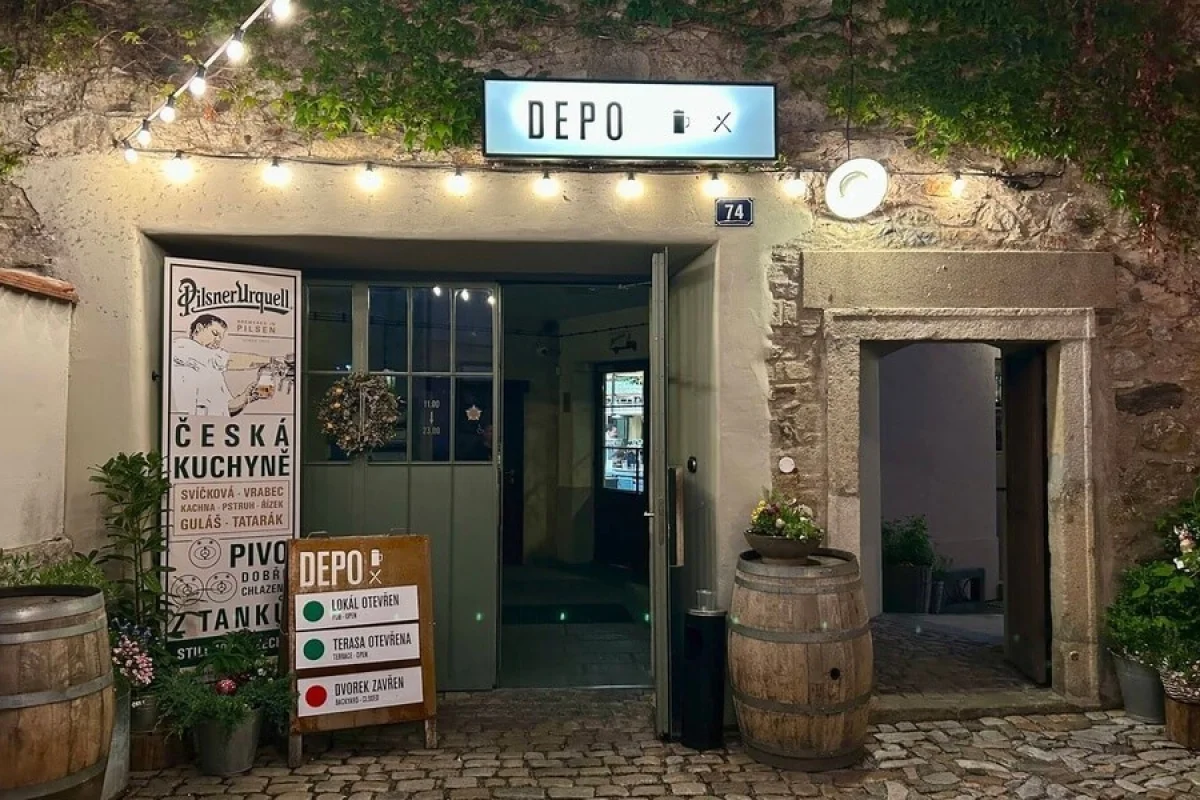 Pobyt se snídaní v elegantním hotelu Latrán**** přímo v srdci Českého Krumlova pro 2 osoby - foto 05