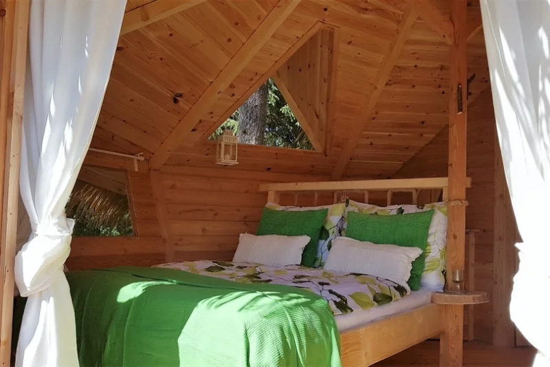 Pobyt se snídaní v krásném Tree house U Borovice v Resortu Green Valley - foto 03