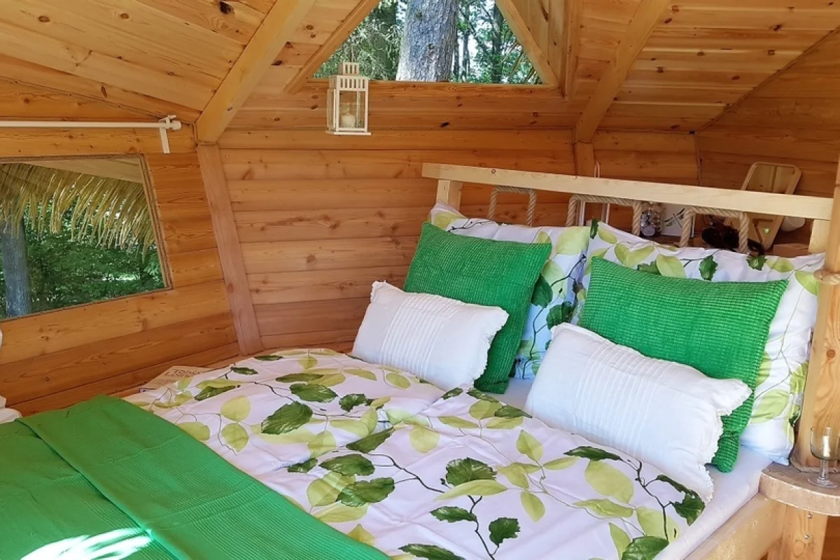 Pobyt se snídaní v krásném Tree house U Borovice v Resortu Green Valley - foto 04