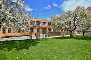 Pobyt se snídaní v pensionu Jezerná v moderním volnočasovém Resortu Zduchovice - foto 01