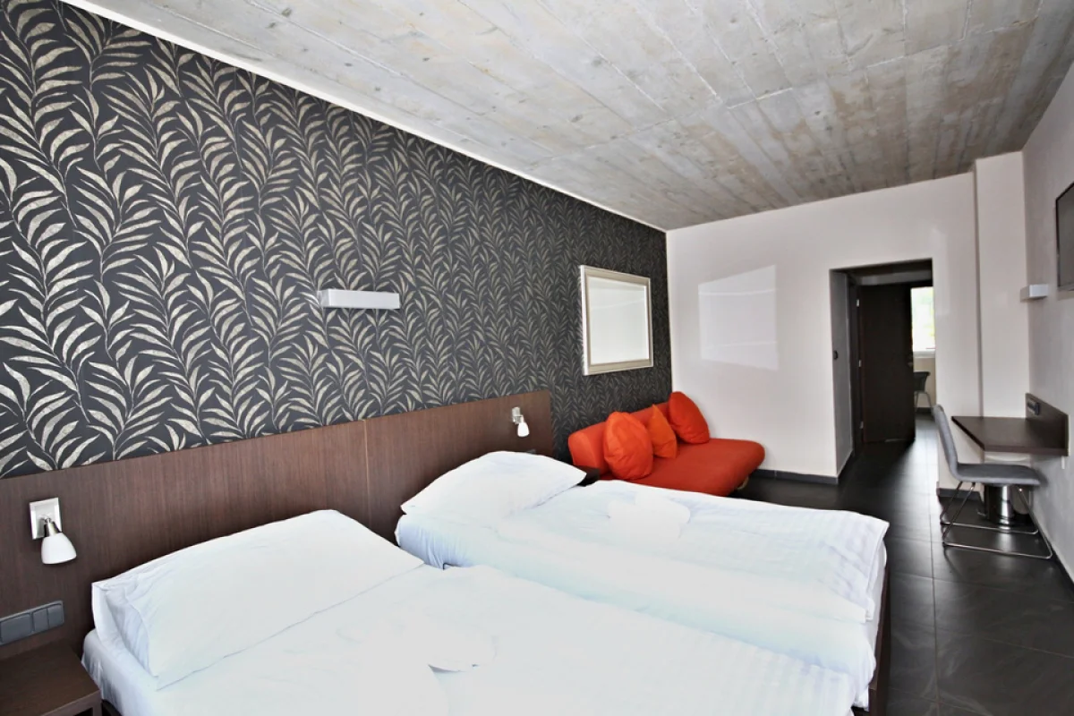 Pobyt se snídaní v pensionu Jezerná v moderním volnočasovém Resortu Zduchovice - foto 04