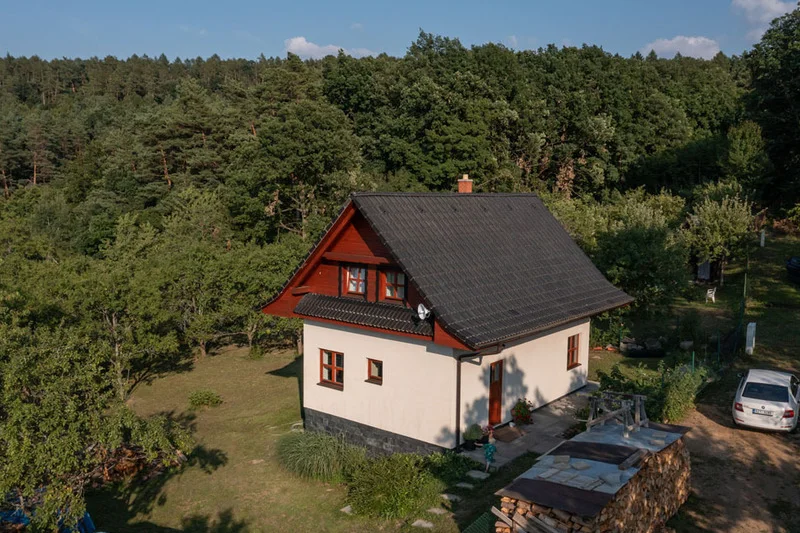 Pobyt v chatě s wellness sudem až pro 8 osob - foto 03