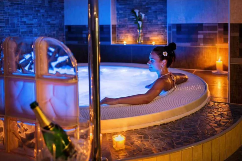 Pobyt v Jizerských horách v útulném Hotelu Bon s privátním wellness, bowlingem a polopenzí pro 2 osoby - foto 02