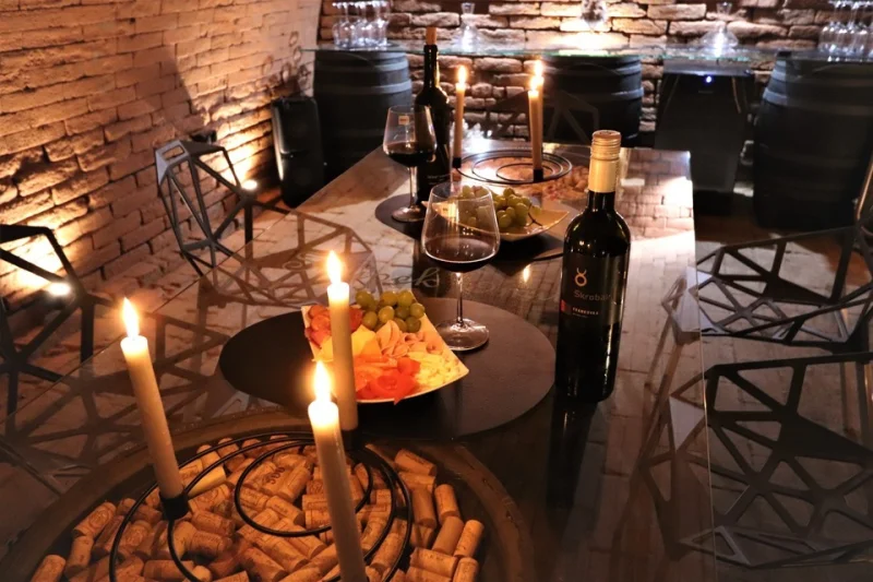 Pobyt v moderním apartmánu Sklípek Emilka v jihomoravských Mutěnicích na 1 noc - foto 02