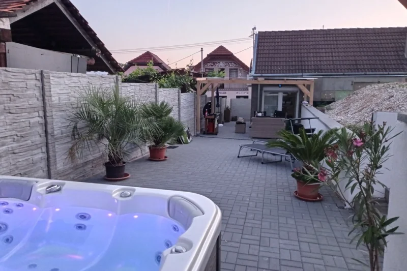 Pobyt v moderním apartmánu Sklípek Emilka v jihomoravských Mutěnicích na 1 noc - foto 03