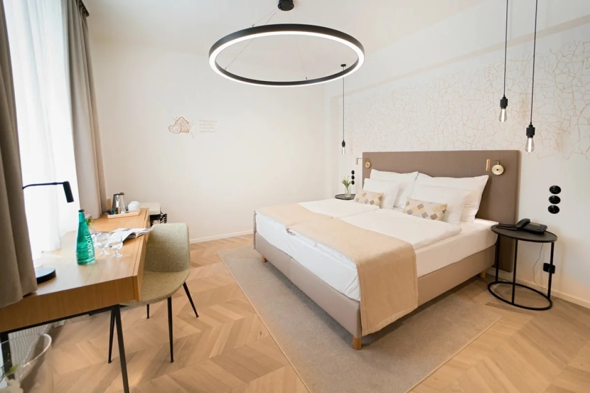Pobyt v moderním hotelu OLDINN přímo na historickém náměstí v Českém Krumlově pro 2 osoby na 1 noc - foto 04