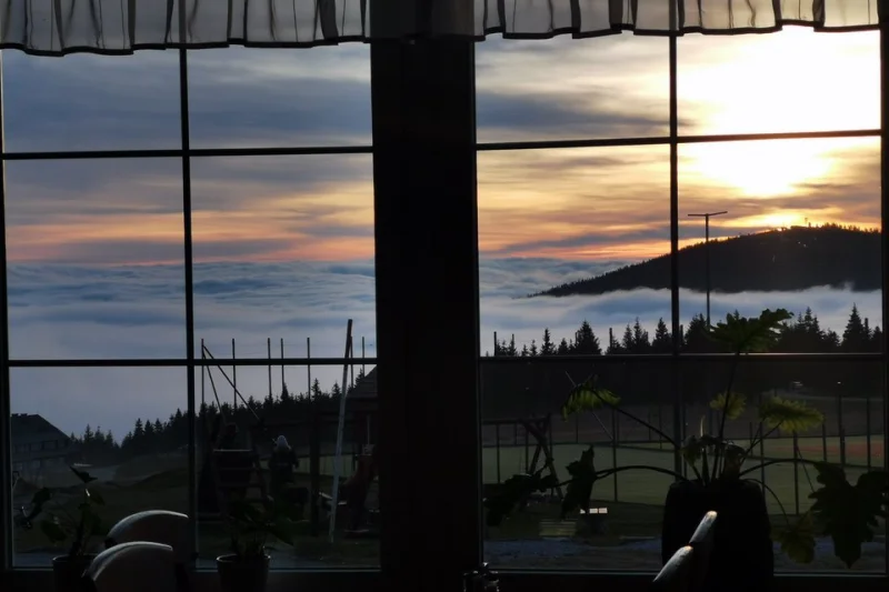 Pobyt v srdci Krkonoš s polopenzí, wellness a nezapomenutelným výhledem v Hotelu Špindlerova Bouda - foto 02