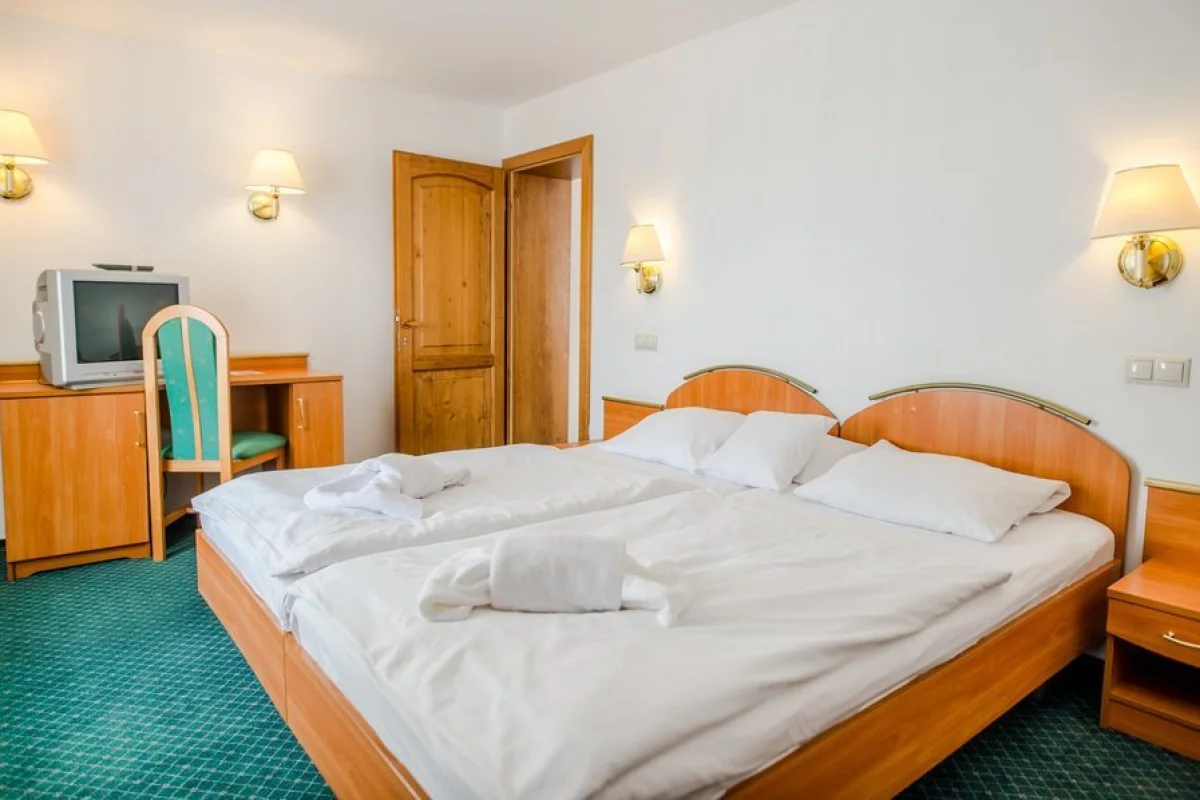 Pobyt v srdci Krkonoš s polopenzí, wellness a nezapomenutelným výhledem v Hotelu Špindlerova Bouda - foto 05