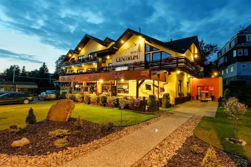 Pohodový wellness pobyt s polopenzí v Krkonoších v Hotelu Centrum Harrachov pro 2 osoby na 2 noci - foto 02