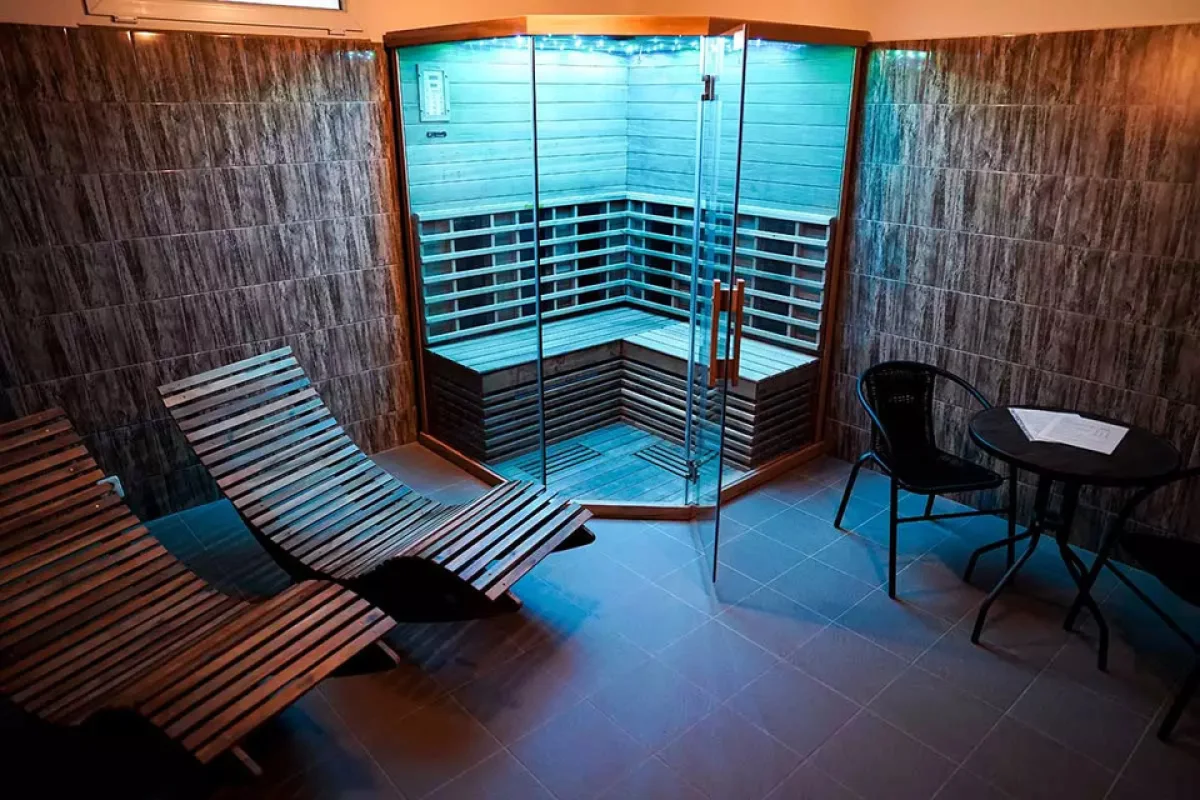 Pohodový wellness pobyt s polopenzí v útulném, jihočeském Interhotelu America**** pro 2 osoby - foto 04
