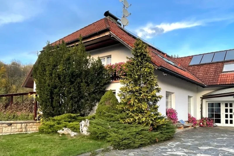 Příjemný pobyt se snídaní v apartmánu rodinného Penzionu V Hluboké v Beskydech pro 2 osoby - foto 02