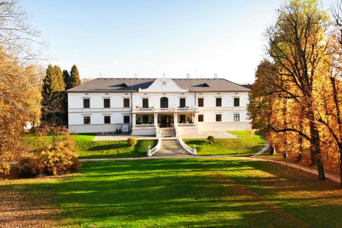 Privátní relax pro dva na Zámku Wichterle - foto 09