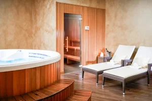 Privátní sauna s vířivkou - foto 02