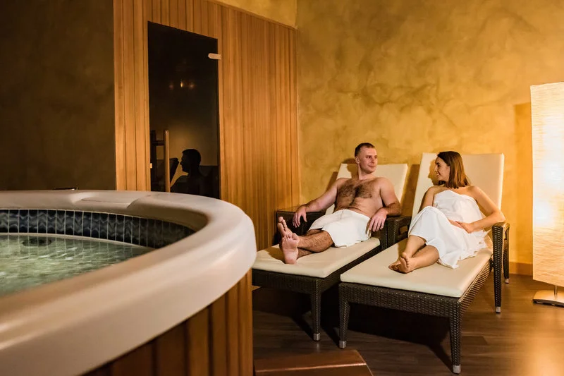 Privátní sauna s vířivkou - foto 03