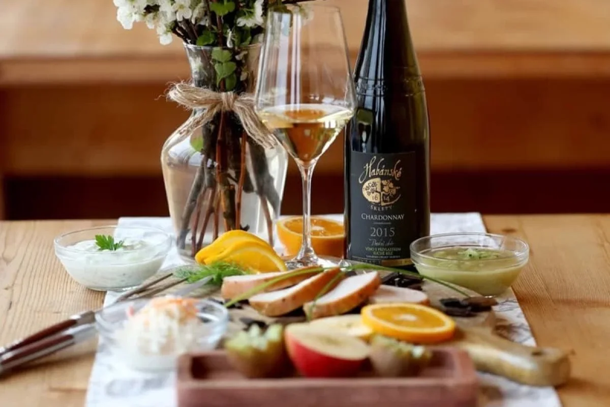 Prohlídka Habánských sklepů a vinařství s degustací a dárkem - foto 06