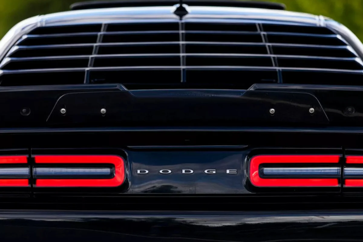 Pronájem auta Dodge Challenger - foto 06