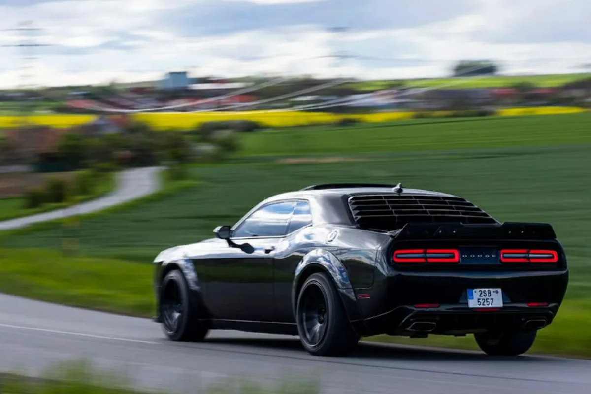 Pronájem auta Dodge Challenger - foto 07