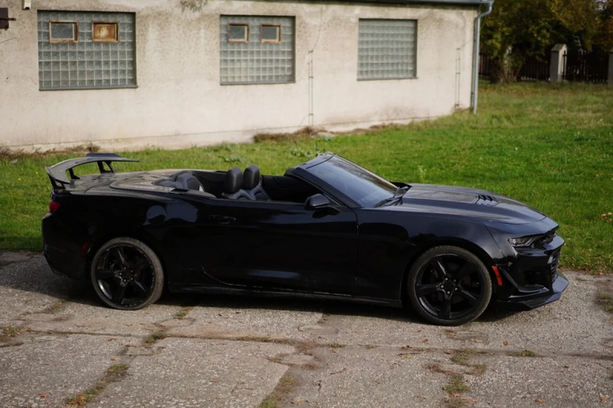 Pronájem Chevroletu Camaro 2020 6.2 SS Cabrio - foto 07