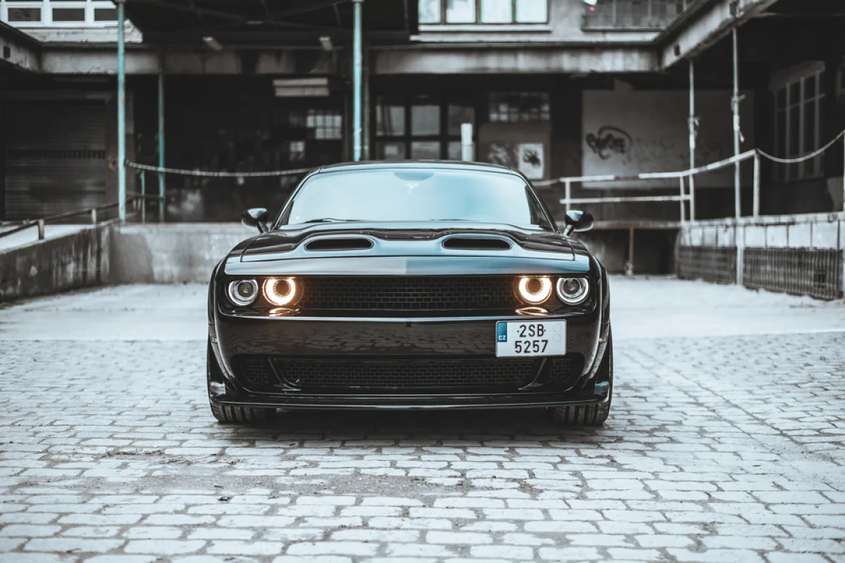 Pronájem Dodge Challenger 2016 s neomezeným nájezdem kilometrů Praha - foto 04