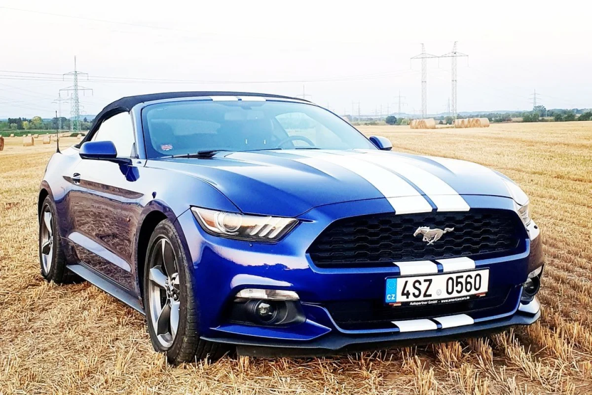 Pronájem Ford Mustang Cabrio 2016 - foto 04