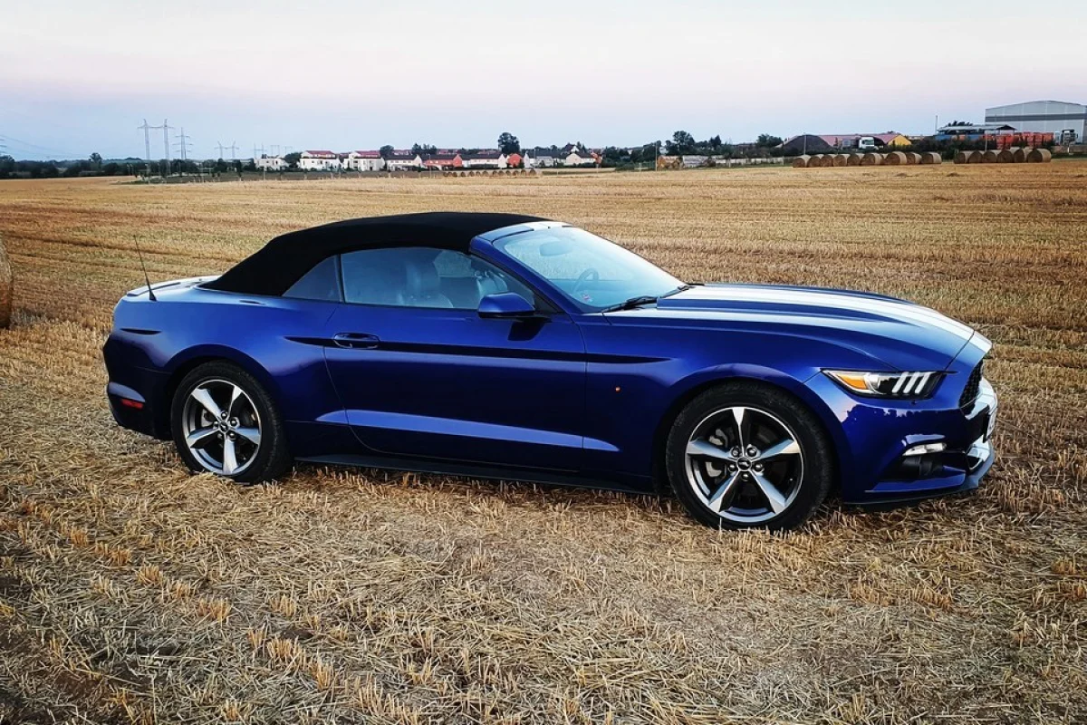 Pronájem Ford Mustang Cabrio 2016 - foto 05