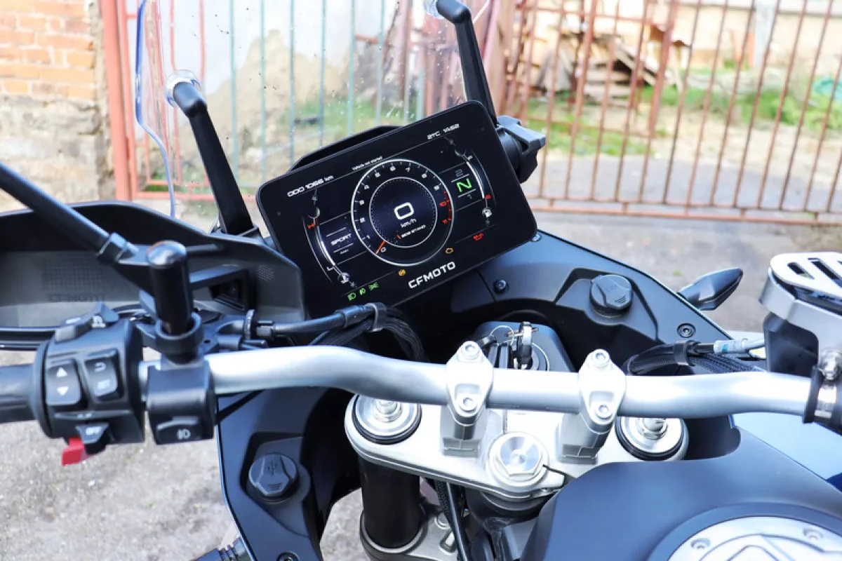 Pronájem motocyklu CFMOTO - foto 10