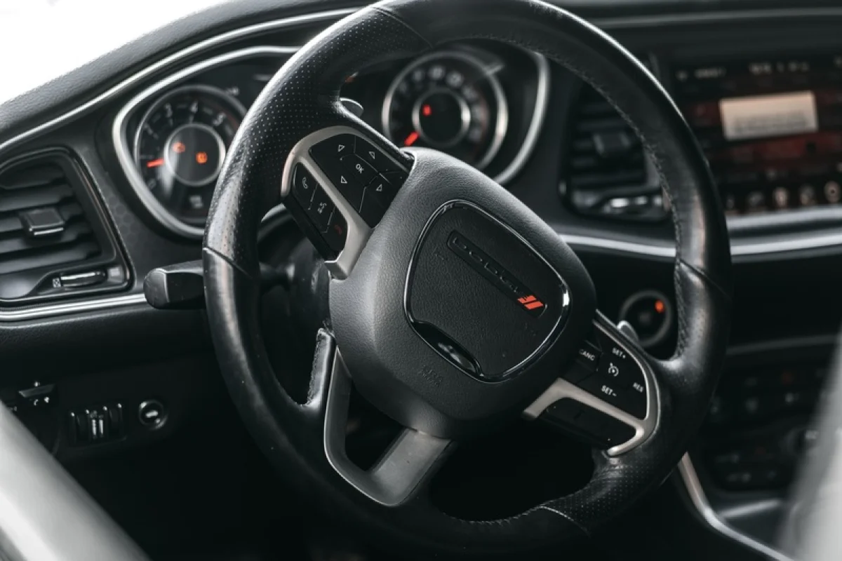 Pronájem supersportu Dodge Challenger 2015 Scat Pack - foto 07