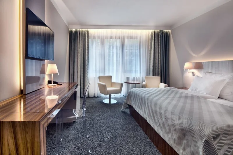 Prvotřídní neomezený wellness pobyt pro 2 osoby na 2 noci s polopenzí v krásném Hotelu Prezident - foto 03