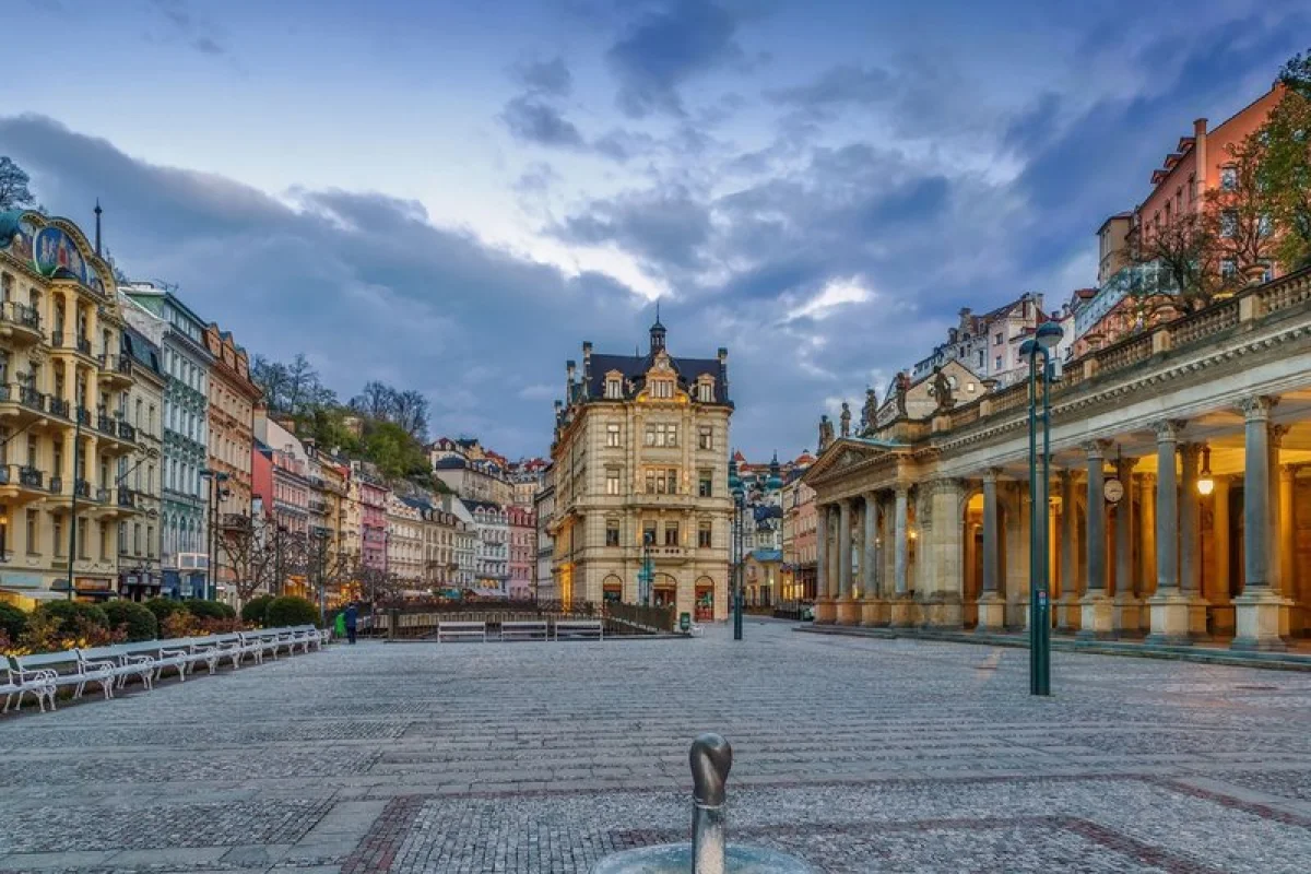 Relaxace a poznávání Karlových Varů pro dva s polopenzí - foto 05