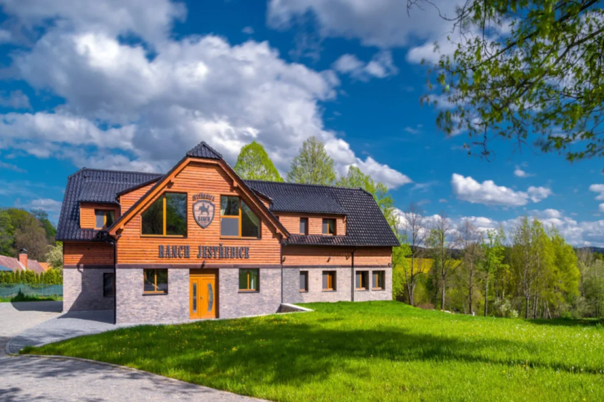 Relaxace v privátním wellness s lahví vynikajícího Frizzante na Ranči Jestřebice pro 2 osoby - foto 05