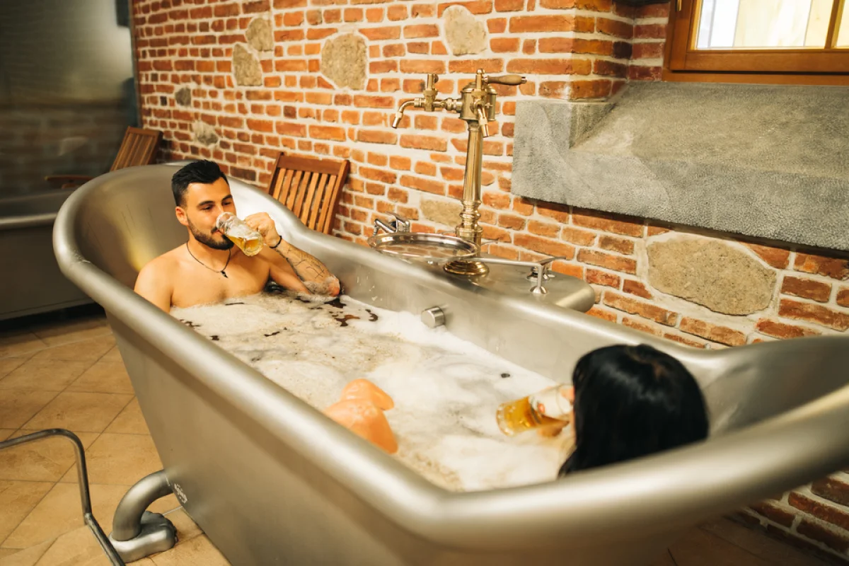 Relaxační pivní koupel v pivních lázních Chodovar - foto 03