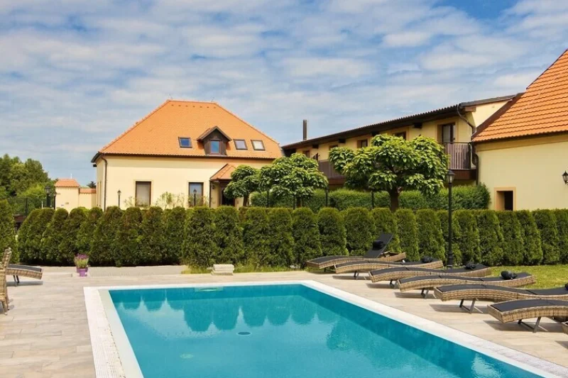 Relaxační pobyt s polopenzí a masáží v útulném Hotelu Buchlov v srdci moravského Slovácka pro 2 osoby - foto 03