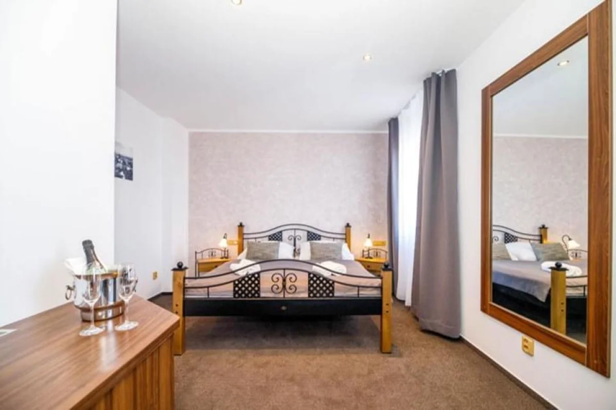Relaxační pobyt s polopenzí a wellness procedurami v Hotelovém resortu JESENICE pro 2 osoby na 2 noci - foto 04