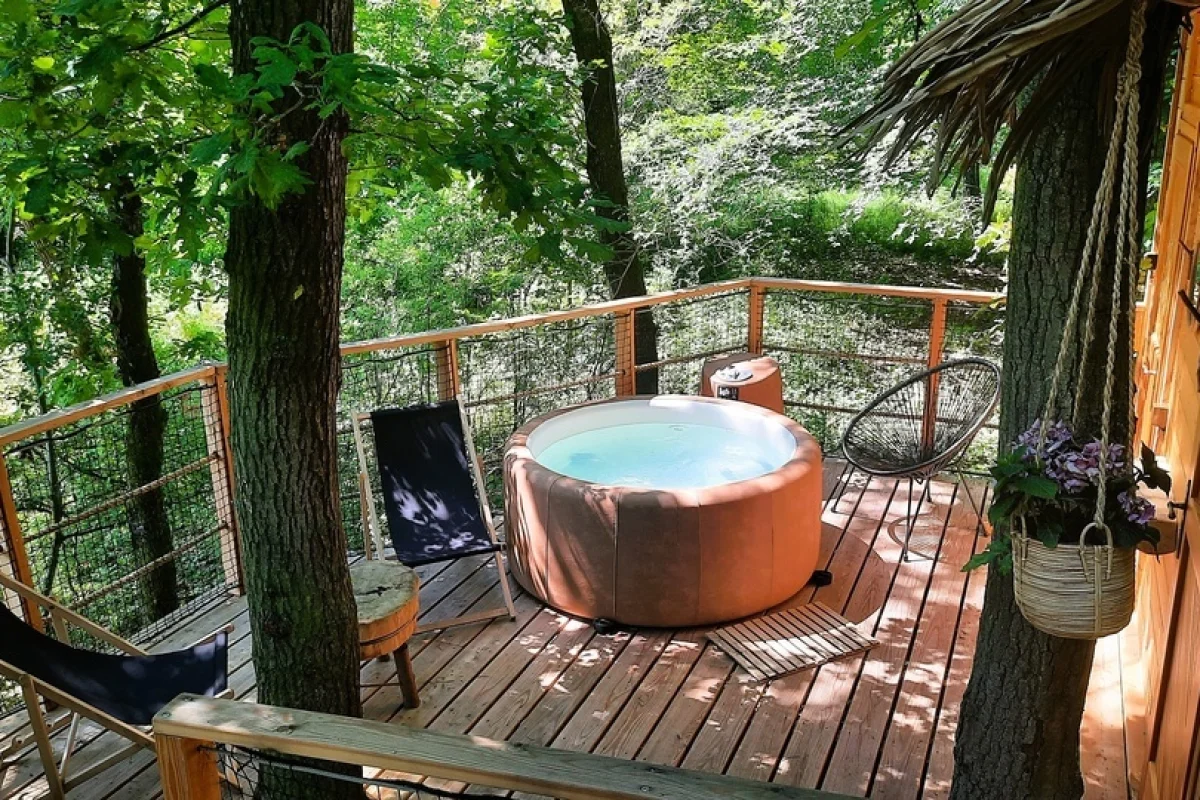 Relaxační pobyt ve stylovém Tree house V lipách s vířivkou a snídaní v Resortu Green Valley pro 2 osoby - foto 04