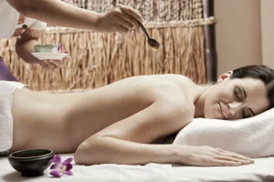 Relaxační thajská masáž konopným olejem - foto 01