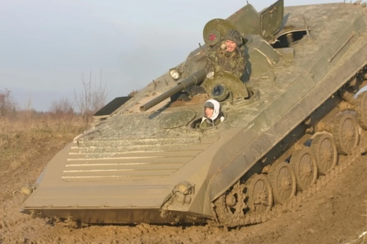 Řízení bojového vozu BVP - foto 05