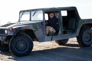 Řízení legendárního vozu Humvee - foto 01