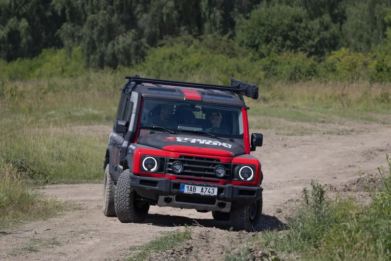 Řízení offroadového vozidla 4x4 pro děti - foto 04