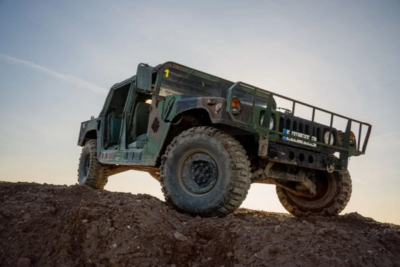 Řízení vojenského Humvee + adrenalinová jízda na korbě Humvee - foto 02