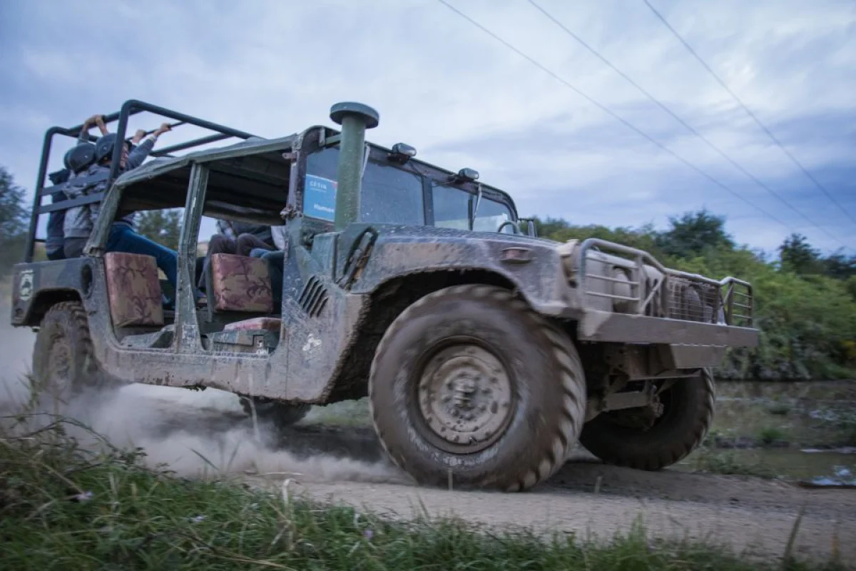 Řízení vojenského speciálu HUMVEE - foto 04