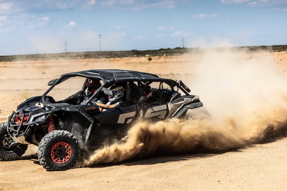 Rodinná jízda v buggy Can-am Maverick - foto 05