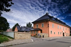 Romantická noc na ostravském Zámku Zábřeh pro dva - foto 01