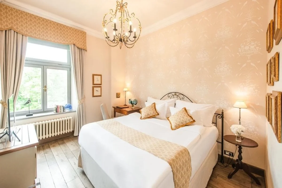Romantická noc na úchvatném Chateau Mcely***** s polopenzí a privátním wellness pro 2 osoby - foto 05