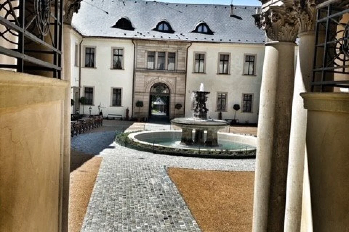 Romantická večeře v zámecké krčmě - foto 03